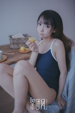 25岁的女高中生